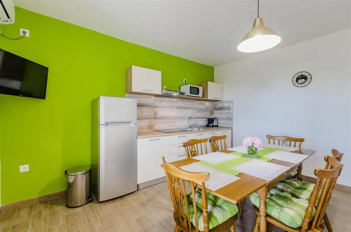Paradise Garden Apartment Crikvenica 0*,